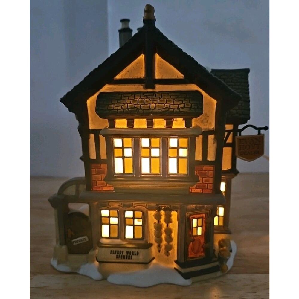 Dept 56 Dickens Village Series Evan Hoyt Sponge Dealer #4025256 Box & Cord 2012